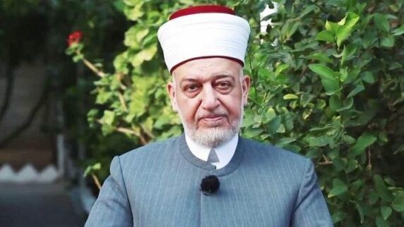 ارتقاء وزير الأوقاف الأسبق في قصف إسرائيلي استهدف منزله بمخيم المغازي