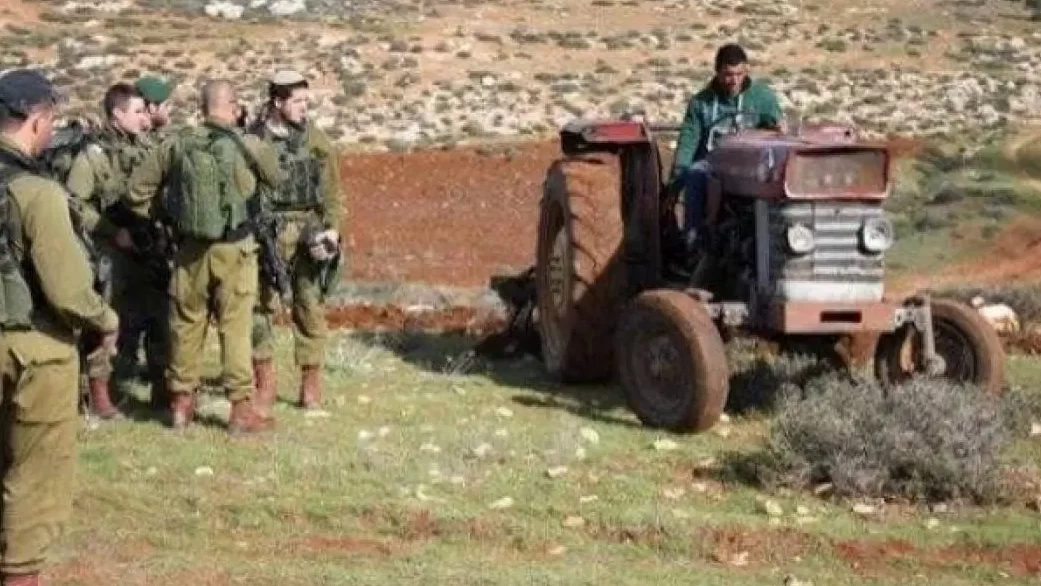 الاحتلال يستولي على جرار زراعي وصهريج مياه في الأغوار الشمالية