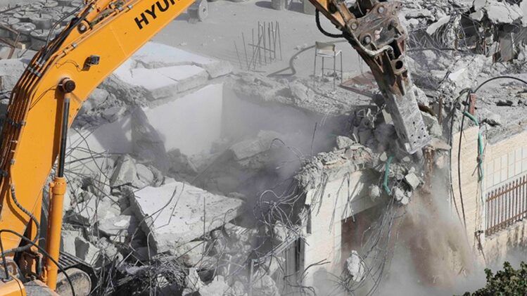 الاحتلال يهدم منزلاً قيد الإنشاء ويدمر شبكة كهرباء جنوب نابلس