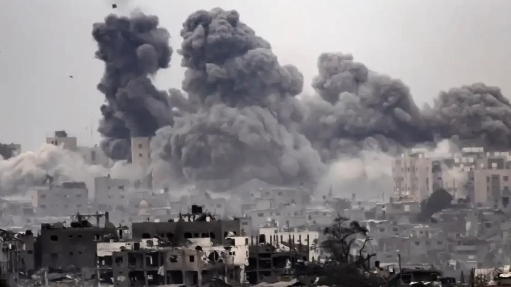 أكثر من 30 شهيدًا في قصف الاحتلال منازل في حيي الزيتون والشجاعية