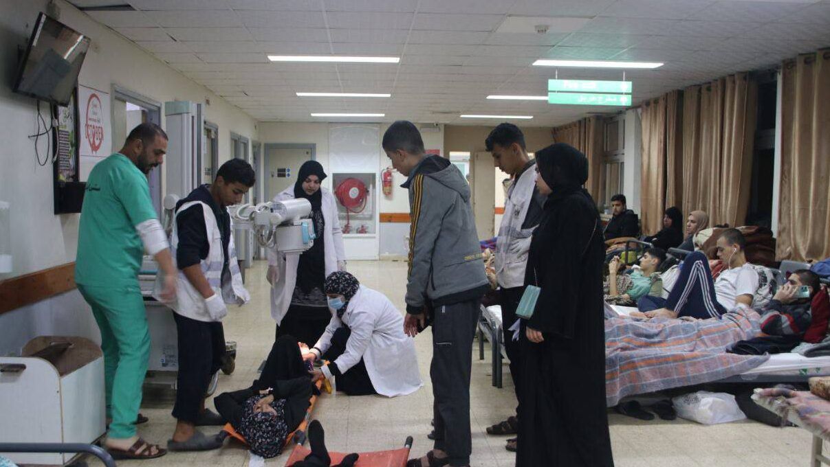 50 شهيدًا على الأقل في خان يونس ومخيم النصيرات في غزة