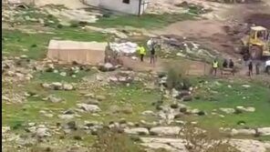 الاحتلال يهدم "بركسين" في خربة الطويل شرق عقربا