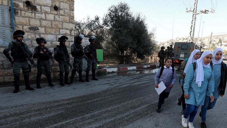 الاحتلال يستهدف طلبة مدرسة جالود جنوب نابلس