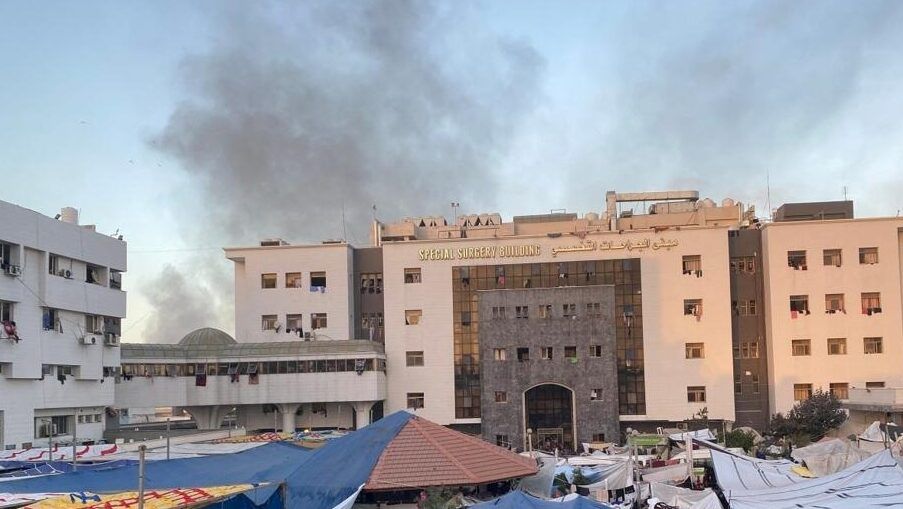 "جمعية العودة": الاحتلال اعتقل 5 من الكادر الطبي بينهم مدير المستشفى ويحتجز 240 شخصاً