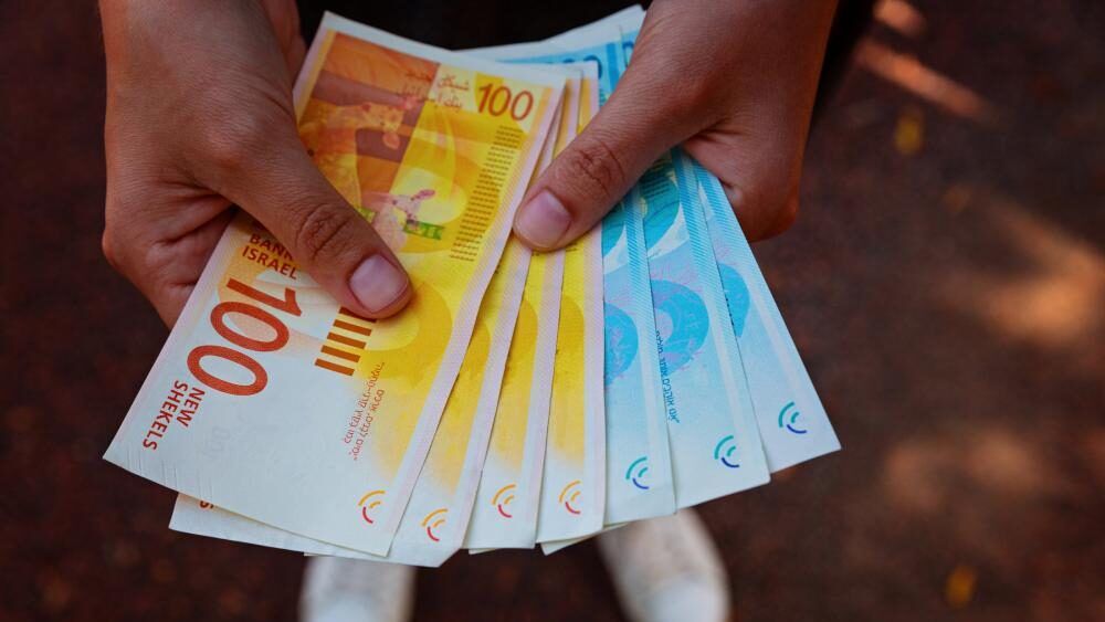 عبد الكريم: المشكلة تكمن بالسيادة فوق أموال المقاصة وليس بمكان وجودها