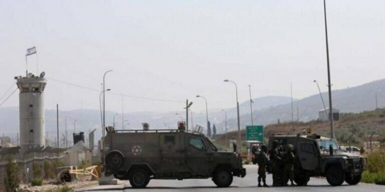 الاحتلال يغلق حاجز عناب العسكري شرق طولكرم