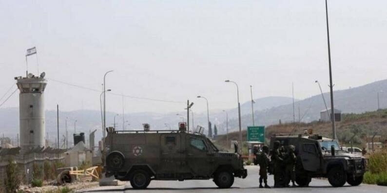 الاحتلال يغلق حاجز عناب العسكري شرق طولكرم