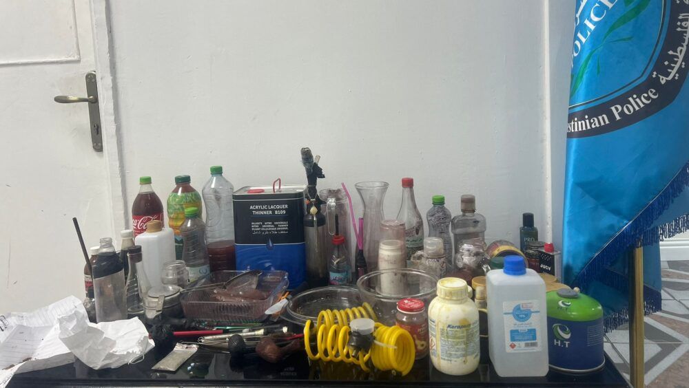 الشرطة: ضبط مصنع لتصنيع مادة الجي جي المخدرة بنابلس