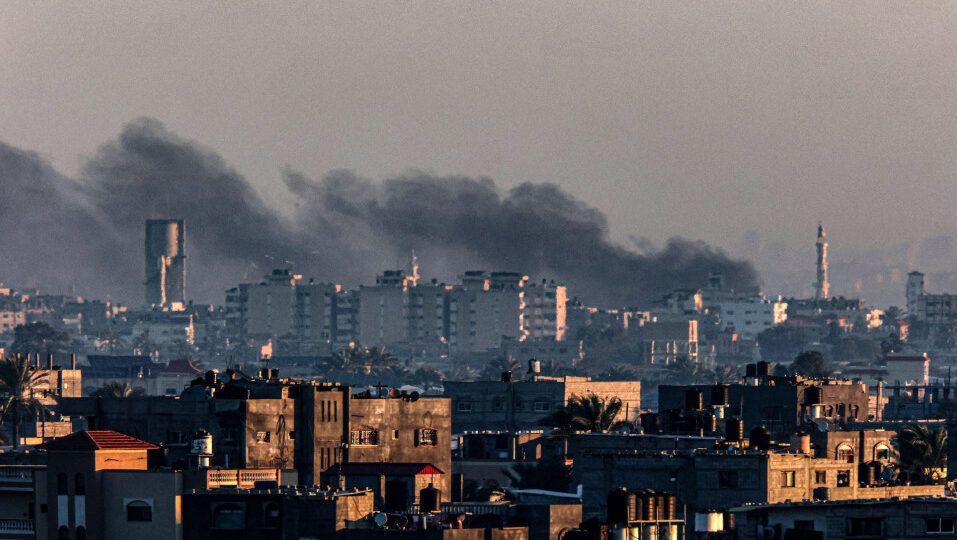 في اليوم الـ93 من العدوان: شهداء وجرحى في قصف الاحتلال المتواصل على قطاع غزة