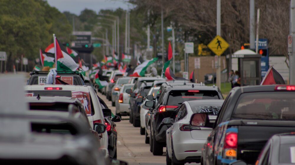 ناشطون يحتجون على استمرار العدوان على غزة أثناء زيارة الرئيس الأميركي ولاية كارولينا الجنوبية