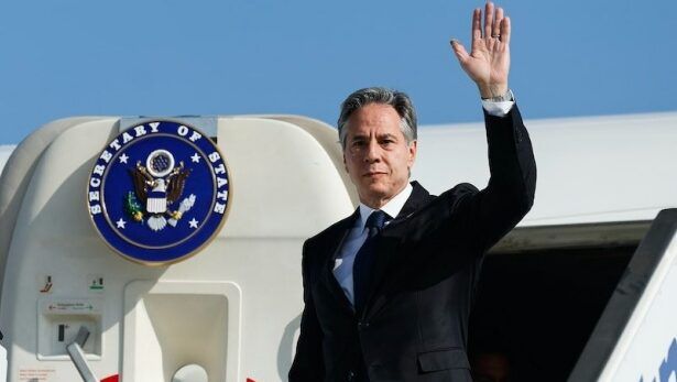 في إطار جولته.. بلينكن يصل أبو ظبي اليوم الإثنين