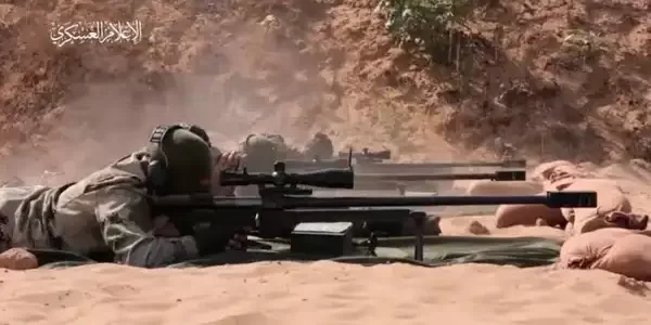 القسام يقنص 4 جنود إسرائيليين ويدمر دبابة ويستهداف قوة بغزة