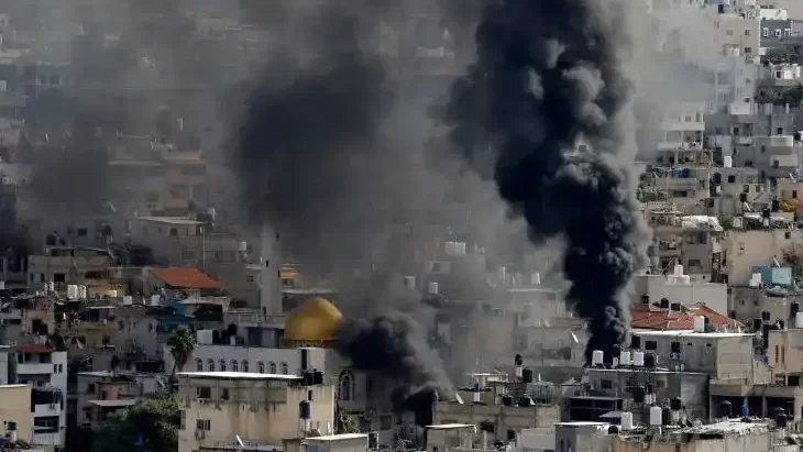 إصابة 9 فلسطينيين بقصف إسرائيلي على مخيم طولكرم