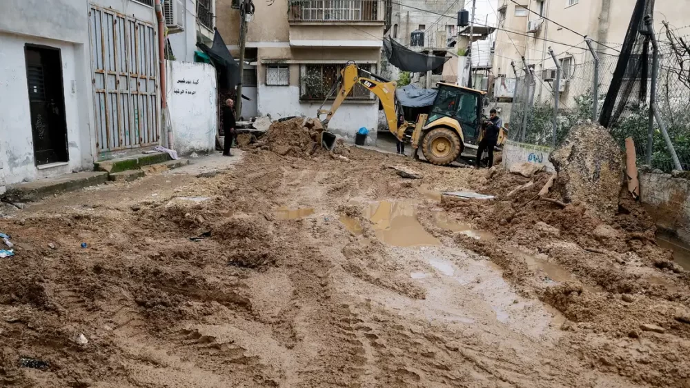 الهلال الأحمر: ارتقاء أربعة شبان بقصف طائرة مسيرة على حارة التمام في مخيم طولكرم