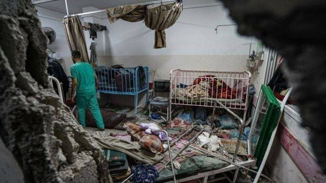 بدء تحلّل جثامين المرضى الشهداء داخل مجمع ناصر الطبي