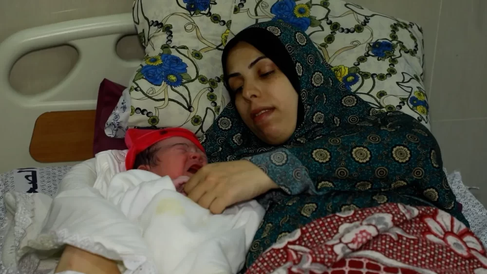 5500 حامل تترقب الولادة الشهر المقبل في غزة