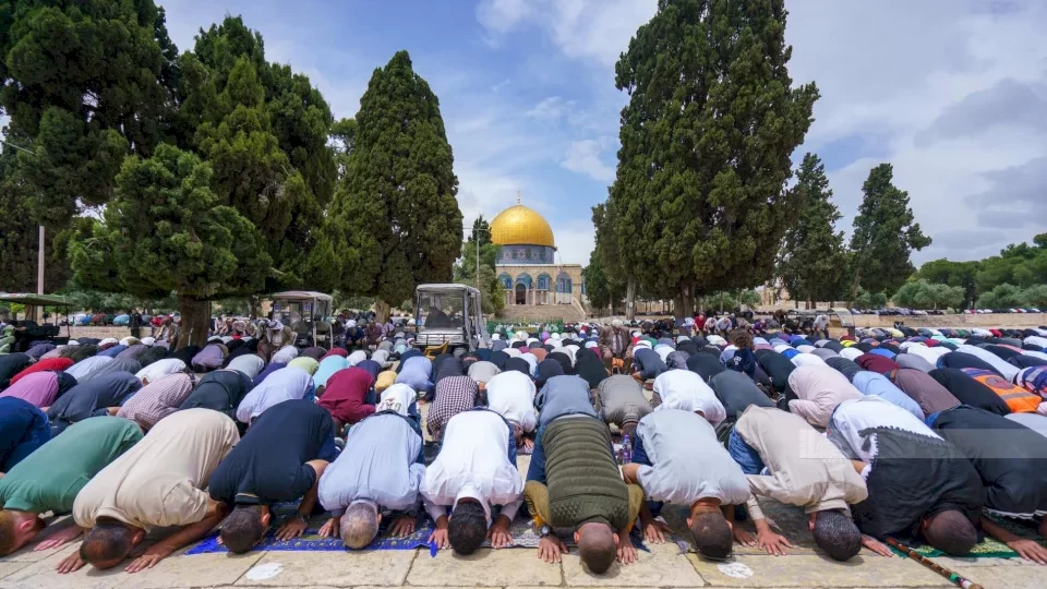 مجلس الإفتاء يحذر من حرب دينية إثر قرار حرمان المسلمين من الوصول إلى الأقصى