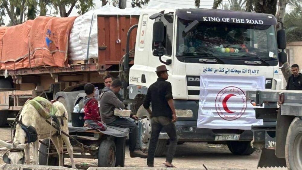 غزة: الاحتلال يقتل من يحاول حماية المساعدات من السرقة