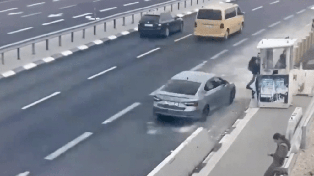 بزعم تنفيذه عملية دهس .. قوات الاحتلال تعتقل شابًا بعد إطلاق النار عليه شمال الخليل