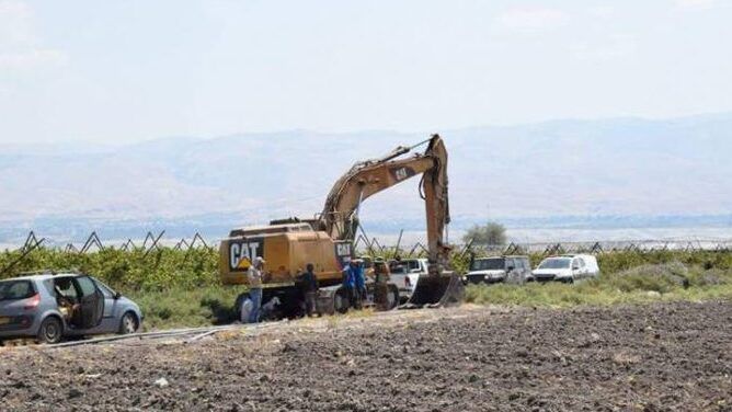 الاحتلال يستولي على شاحنة في الأغوار الشمالية