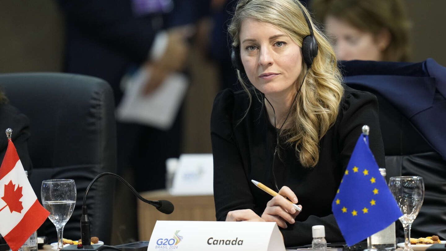 مسؤول حكومي: كندا توقف تصدير الأسلحة إلى "إسرائيل"