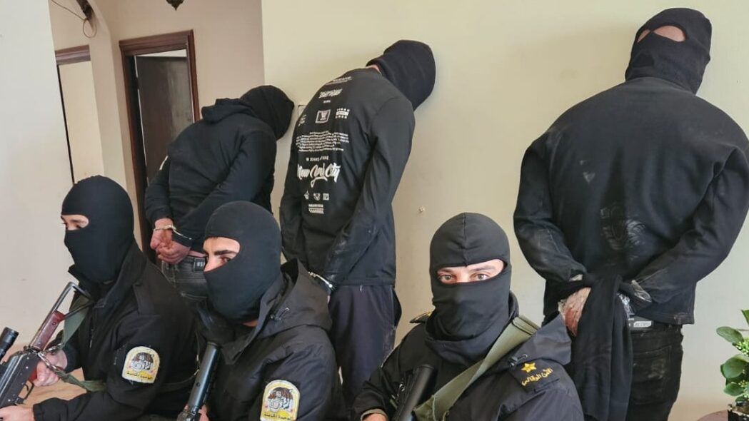 الأمن الوقائي في نابلس يحرر طفلاً من خاطفيه