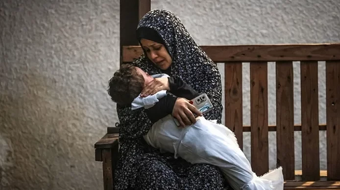 الهلال الأحمر الفلسطيني: 37 أماً يُستشهدن يومياً في قطاع غزة