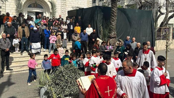 الاحتلال يحرم آلاف المسيحيين من الوصول إلى القدس في أحد الشعانين
