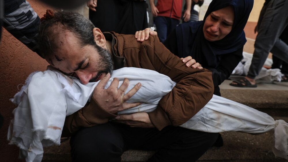 بسبب المجاعة: وفاة 4 مواطنين بينهم طفلان في قطاع غزة ما يرفع الحصيلة إلى 34