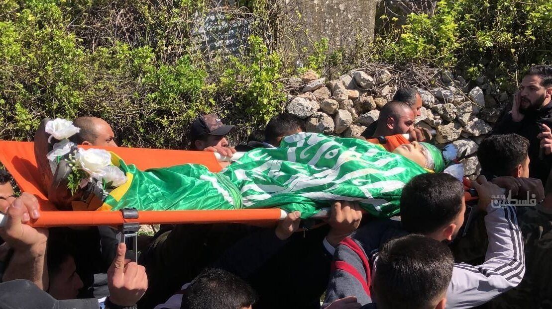 تشييع جثمان الطفل عمرو النجار إلى مثواه الأخير في بورين