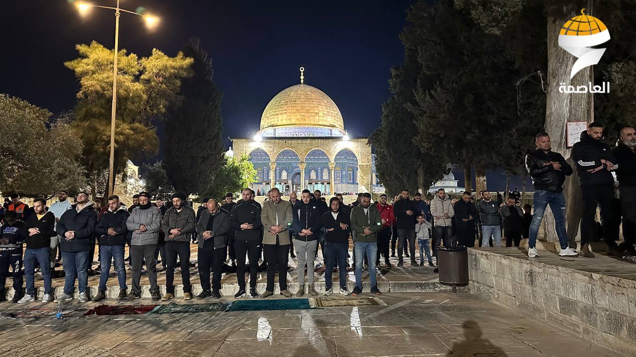 رغم تشديد الاحتلال.. 35 ألفا يؤدون صلاتي العشاء والتراويح في المسجد الأقصى