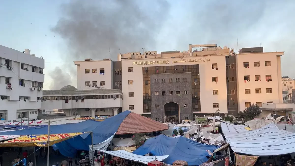 غزة: الاحتلال يقتل 100 فلسطيني ويعدم كوادر طبية بمجمع الشفاء