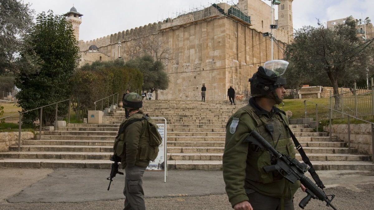 الاحتلال يغلق الحرم الإبراهيمي بحجة الأعياد اليهودية