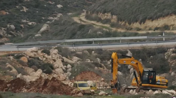 الاحتلال يشرع بتجريف أرض في حوسان غرب بيت لحم