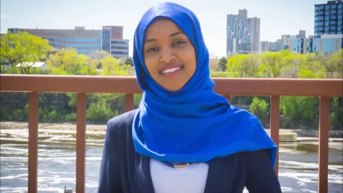 جامعة كولومبيا توقف ابنة إلهان عمر عن الدراسة لمشاركتها في احتجاجات مناصرة لغزة