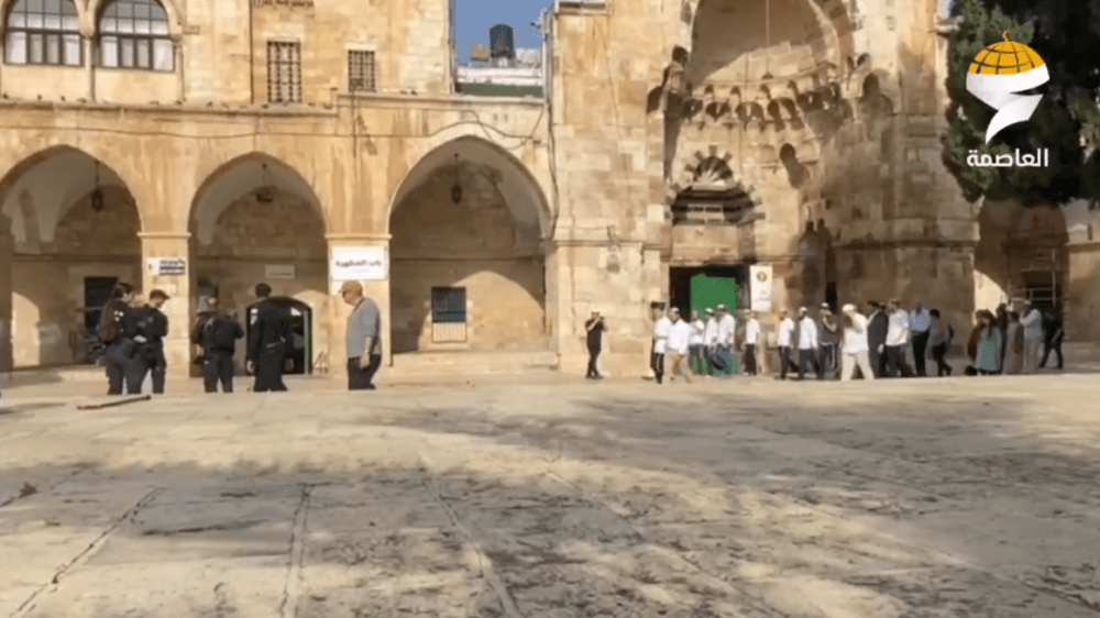 فيديو: في سادس أيام عيد الفصح اليهودي.. مئات المستوطنين يقتحمون المسجد الأقصى