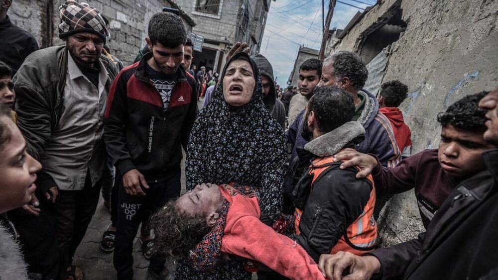 "آكشن إيد" الدولية: غزة أصبحت مقبرة للنساء والفتيات بعد 200 يوم من الأزمة الانسانية بسبب العدوان