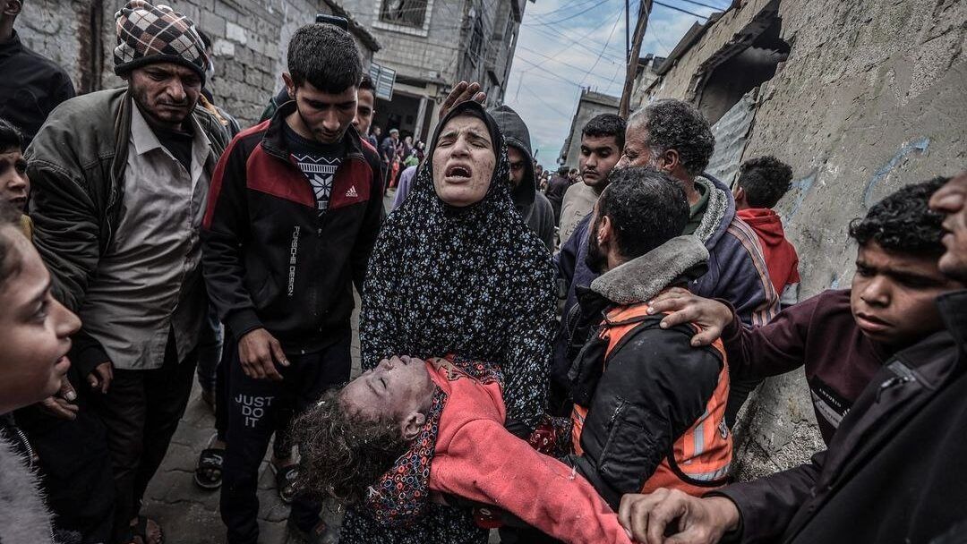 "آكشن إيد" الدولية: غزة أصبحت مقبرة للنساء والفتيات بعد 200 يوم من الأزمة الانسانية بسبب العدوان