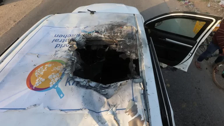 إلى جانب "المطبخ العالمي".. كم موظف إغاثة قتله الاحتلال بالحرب؟