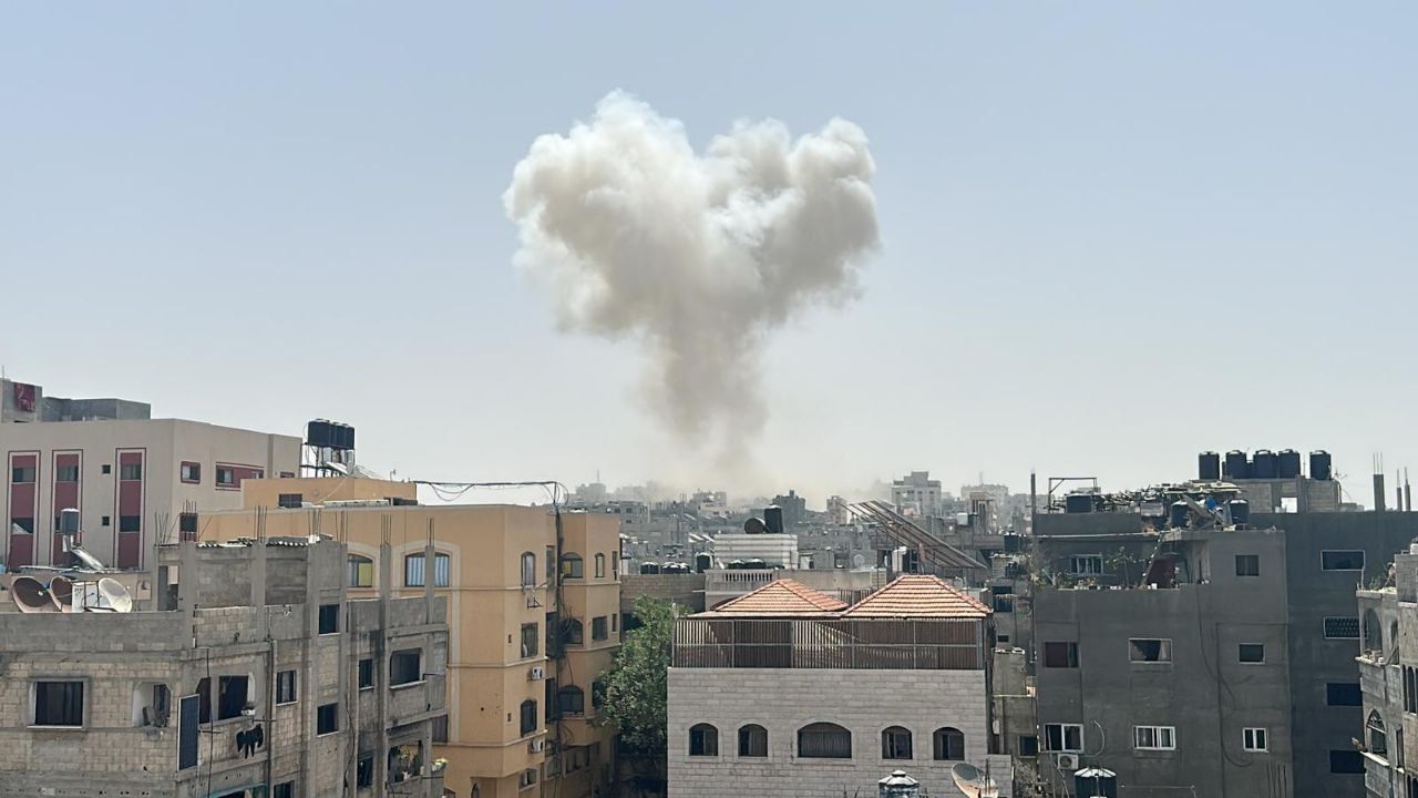 شهداء بقصف الاحتلال لمنازل في رفح واحتدام المعارك وسط غزة