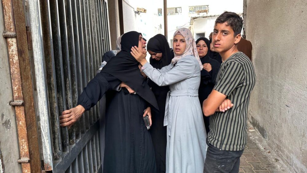 16 شهيدًا بينهم 9 أطفال في غارات للاحتلال الاسرائيلي على منازل في رفح