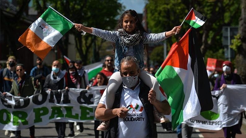 ايرلندا تعلن رسميا الاعتراف بدولة فلسطين