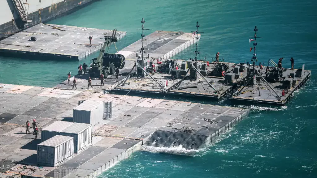 ميناء غزة العائم.. رصيف بحري أميركي للمساعدات تحت رقابة إسرائيل