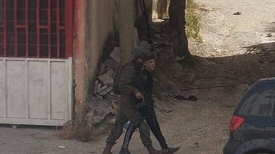 الاحتلال يعتقل طفلين من مادما وبورين جنوب نابلس