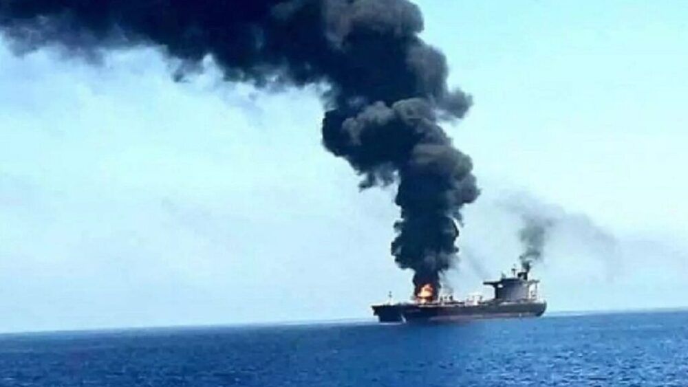 استهداف سفينة في عملية مشتركة بين المقاومة اليمنية والعراقية