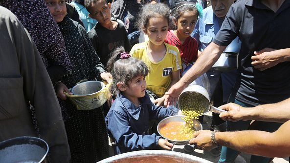 شمال غزة يواجه الجوع مجددًا: 50 طفلًا يعانون سوء التغذية خلال أسبوع واحد