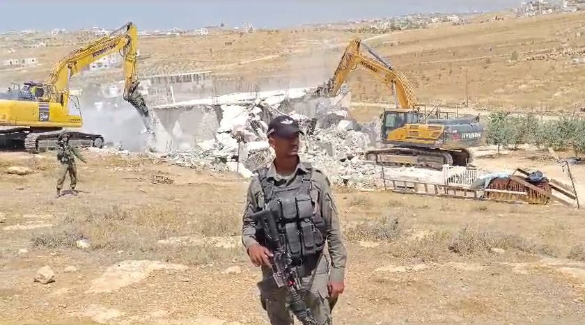 الاحتلال يهدم منزل بمسافر يطا جنوب الخليل
