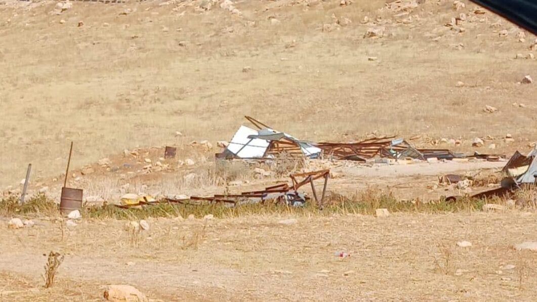 مستوطنون يهدمون 10 منشآت زراعية و"بركسات" بالمعرجات شمال غرب أريحا