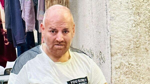 بعد انسحاب الاحتلال من خانيونس.. العثور على شهيد من ذوي الإعاقة أُعدم في منزله