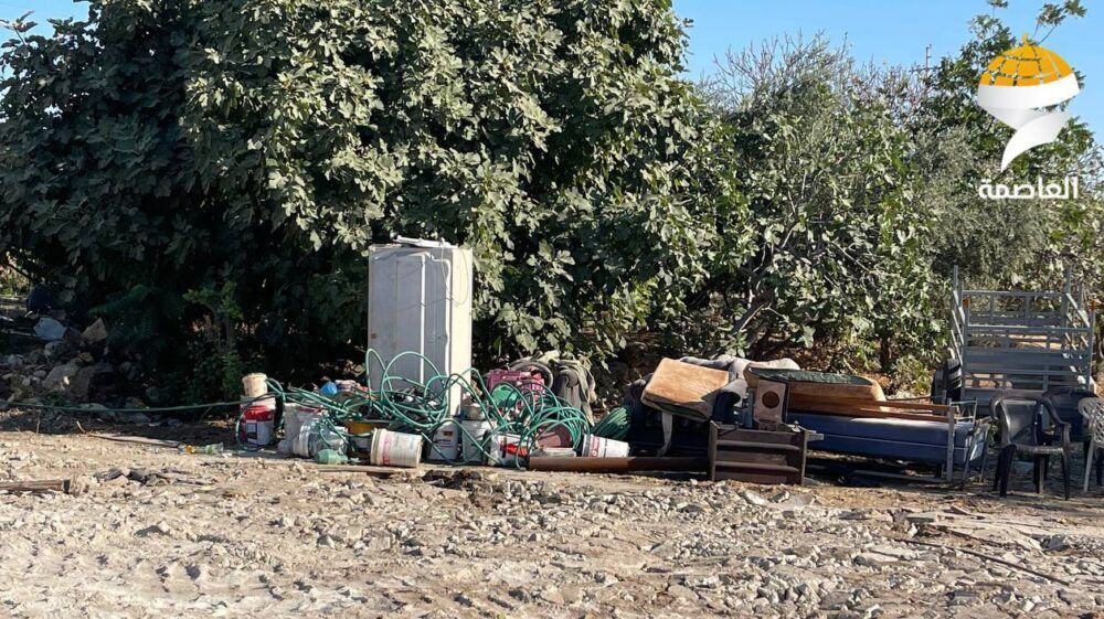 الاحتلال يهدم منزلاً ومنشآت في بلدة عناتا شرق القدس